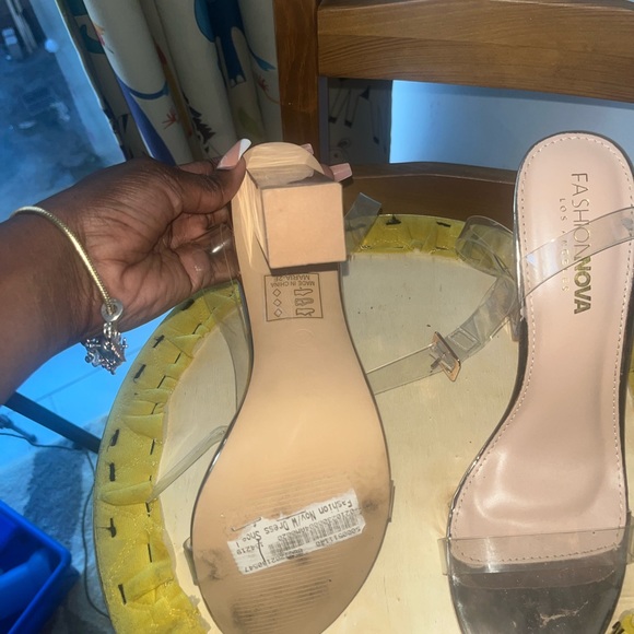 Fashion nova clear heels size 9 ! - Picture 4 of 5
